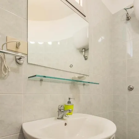 Hotel Rosy 2*