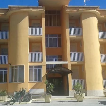 Rosy Hotel