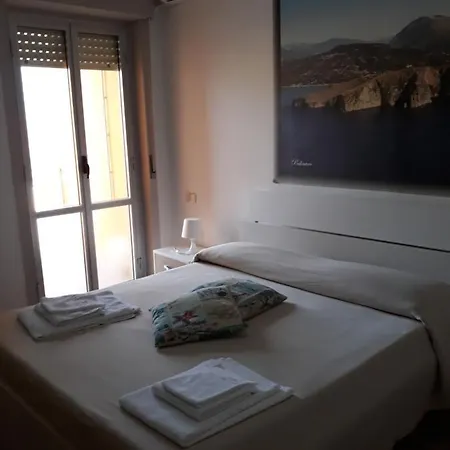 Rosy Hotel 2*